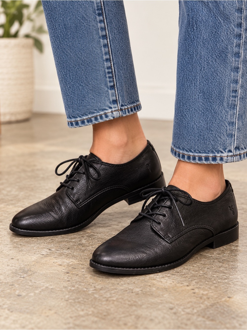 FRYE Anna Oxford Black Leather Lace Up Shoes Women’s 6.5M